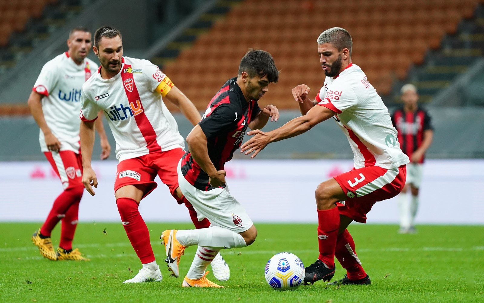Nhận định soi kèo AC Milan vs Monza lúc 01h45 ngày 25/5/2025