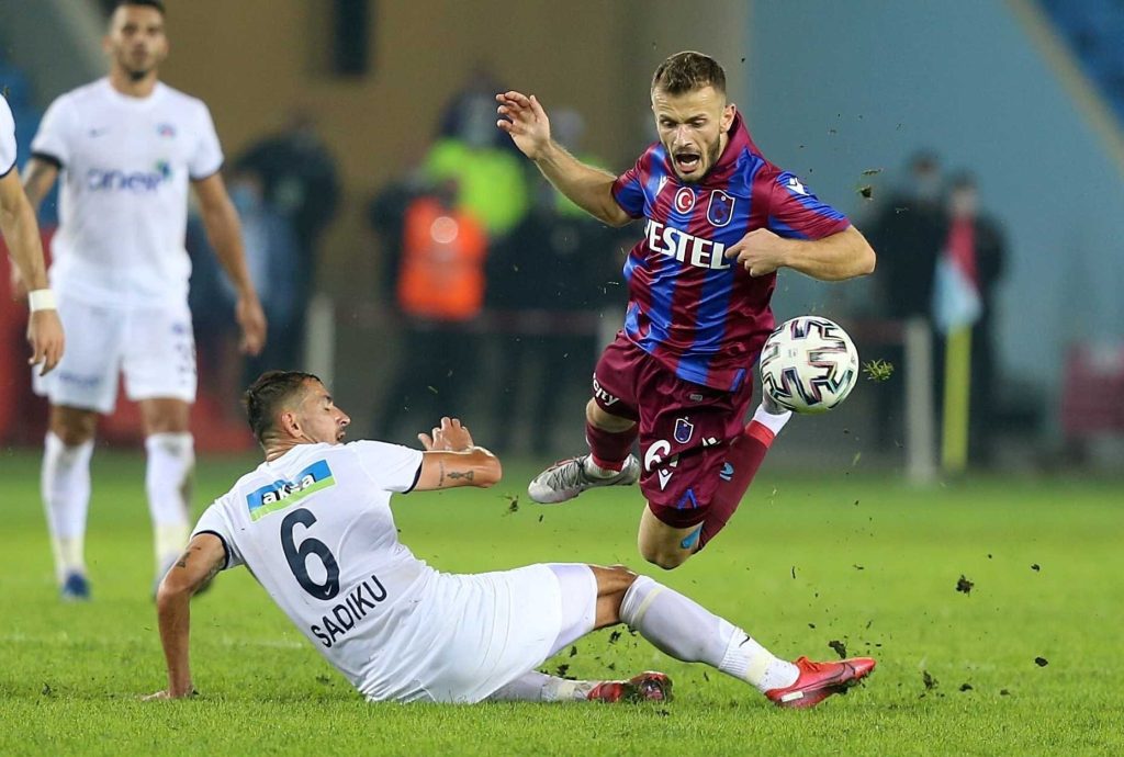 Nhận định soi kèo Kasimpasa vs Trabzonspor lúc 00h00 ngày 6/5/2025 nhan-dinh-soi-keo-kasimpasa-vs-trabzonspor-luc-00h00-ngay-6-5-2025-1