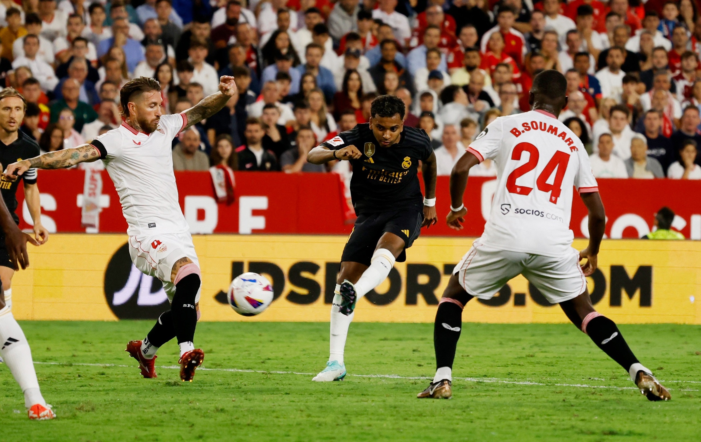 Nhận định soi kèo Sevilla vs Real Madrid lúc 00h00 ngày 19/5/2025