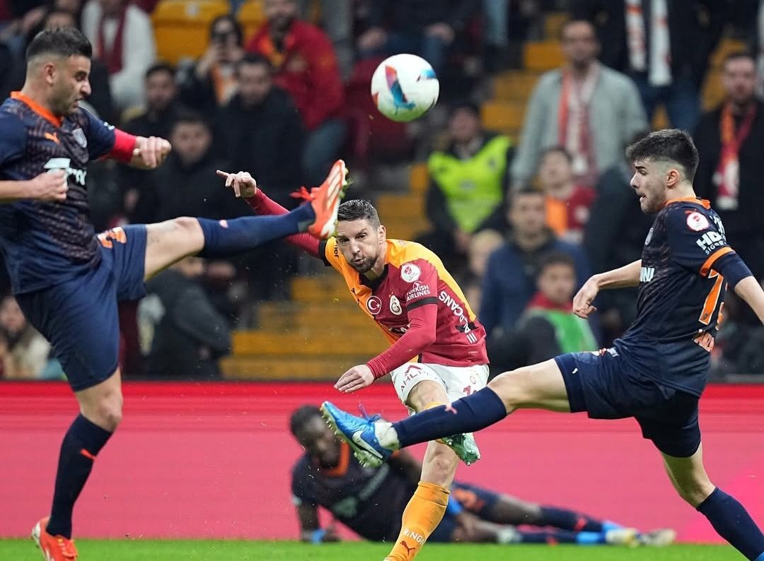Nhận định soi kèo Galatasaray vs Basaksehir lúc 00h30 ngày 19/12/2025